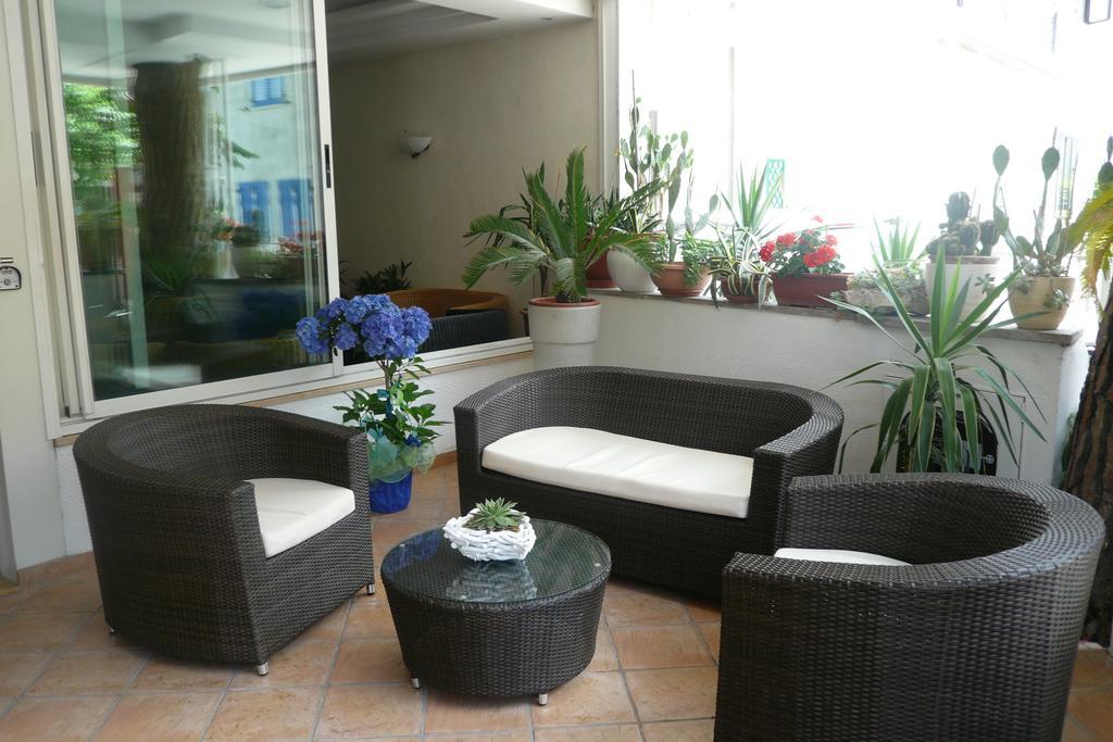 Hotel Daniela Римини Экстерьер фото
