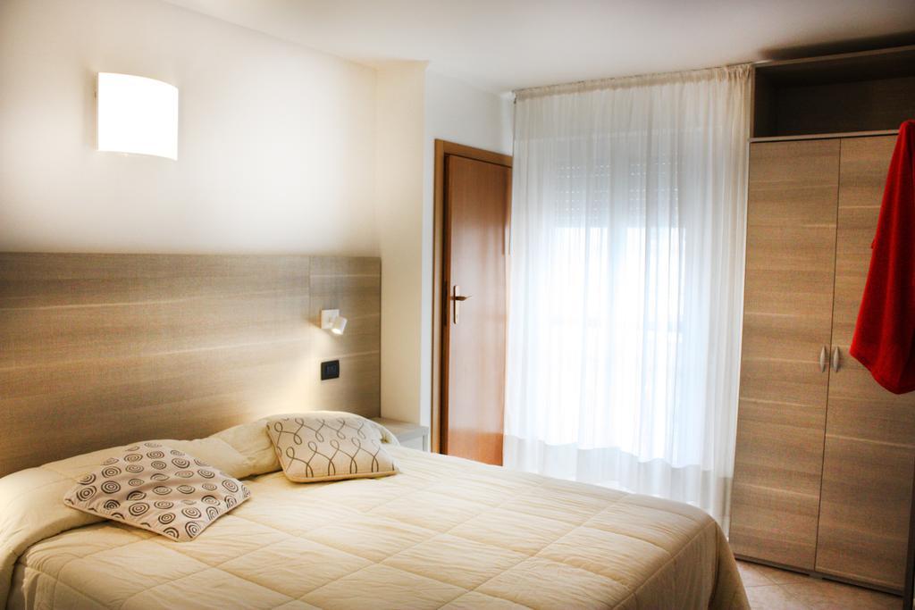 Hotel Daniela Римини Номер фото